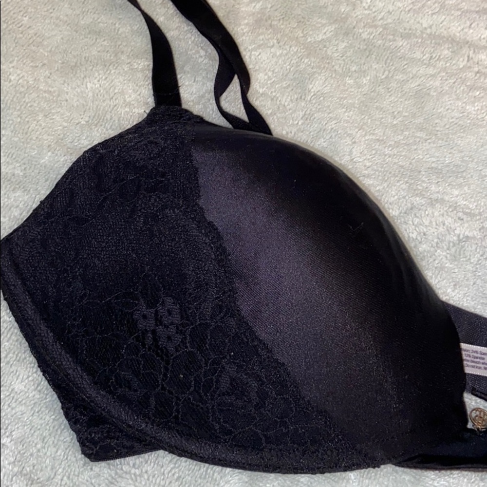 Jennifer Lopez Push-up Bra